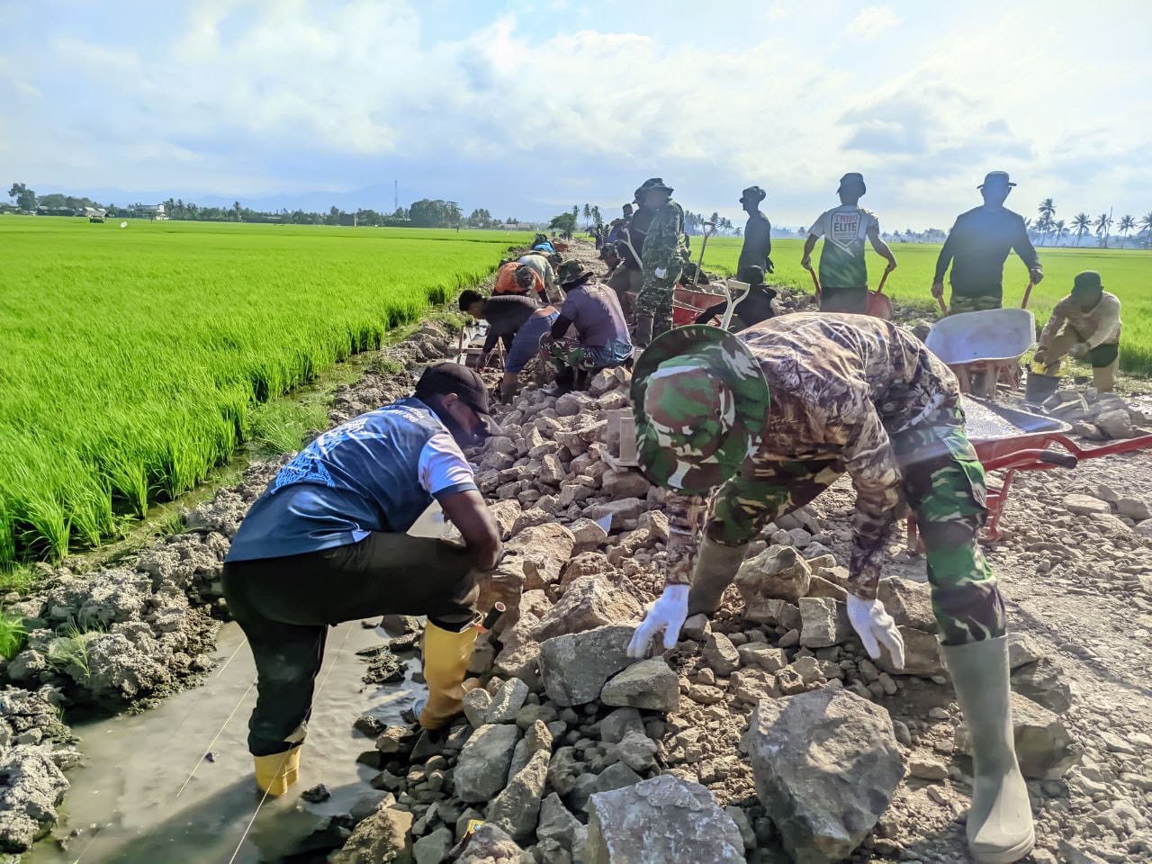 Satgas TMMD Ke-129 Kodim 1404/Pinrang Optimisme  Kejar Penyelesaian Sasaran di Desa Tanratuo