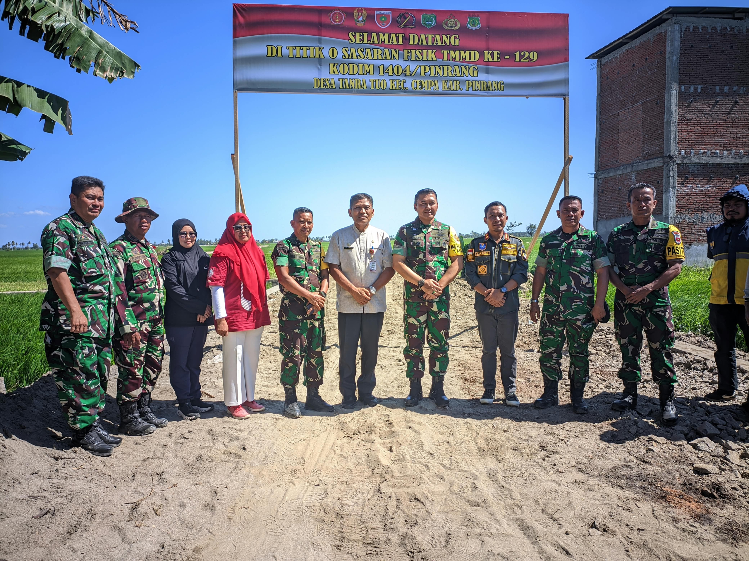 Cek Progres di Lapangan, Marsma TNI Arifaini Nur Dwiyanto, M. Han., Tinjau Sasaran Fisik TMMD Ke-129 Kodim 1404/Pinrang