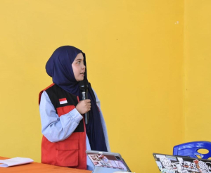 Aldhita Cutpratami Syamrun, Mahasiswi KKN T 116 Unhas Gelar Sosialisasi dan Pengenalan TEBA Modern kepada Masyarakat.