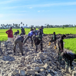 Dibawah Terik Matahari, Satgas TMMD Ke-129 Kodim 1404/Pinrang Lebih Giat  Tuntaskan Sasaran di Hari Ke-25