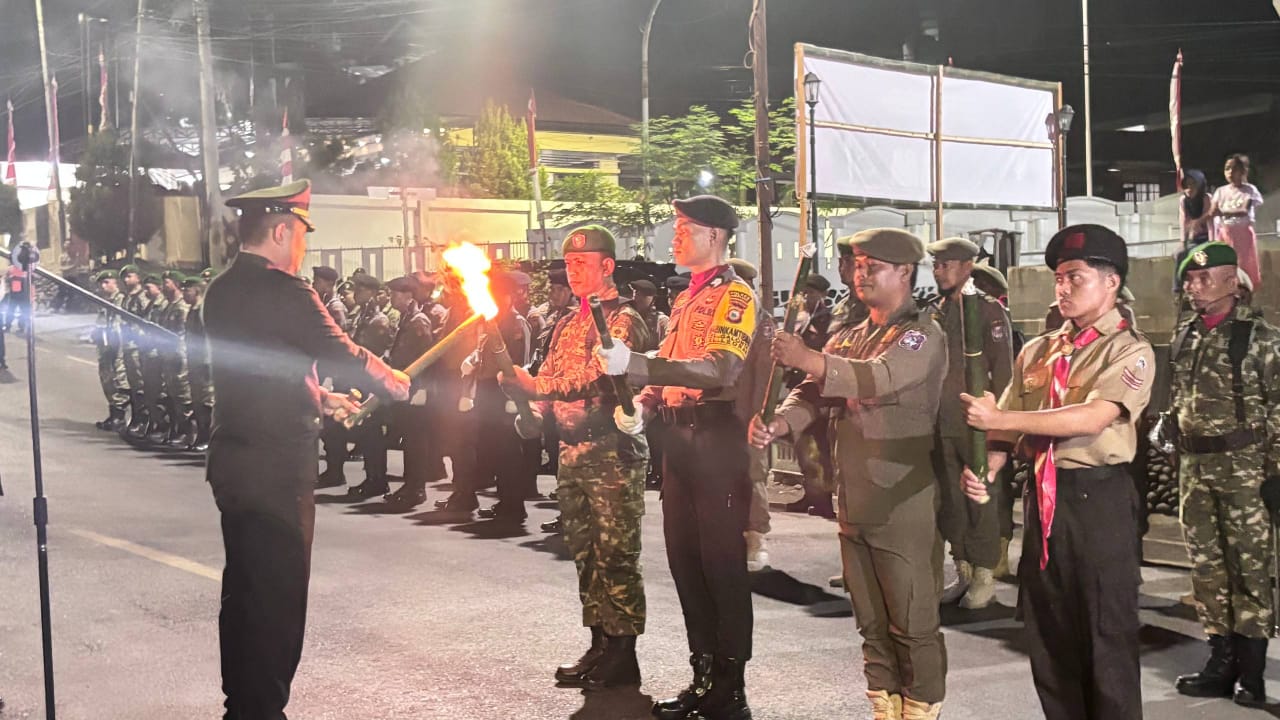 Upacara Taptu dan Pawai Obor Meriahkan HUT ke-81 Kemerdekaan RI di Enrekang