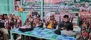 MARKAS CABANG LASKAR MERAH PUTIH KABUPATEN PINRANG TIDAK DIUNDANG DALAM UPACARA HUT PROKLAMASI KE-81: INI ADALAH BENTUK AROGANSI DAN PELECEHAN ORMAS.  Oleh: Rahim Akil