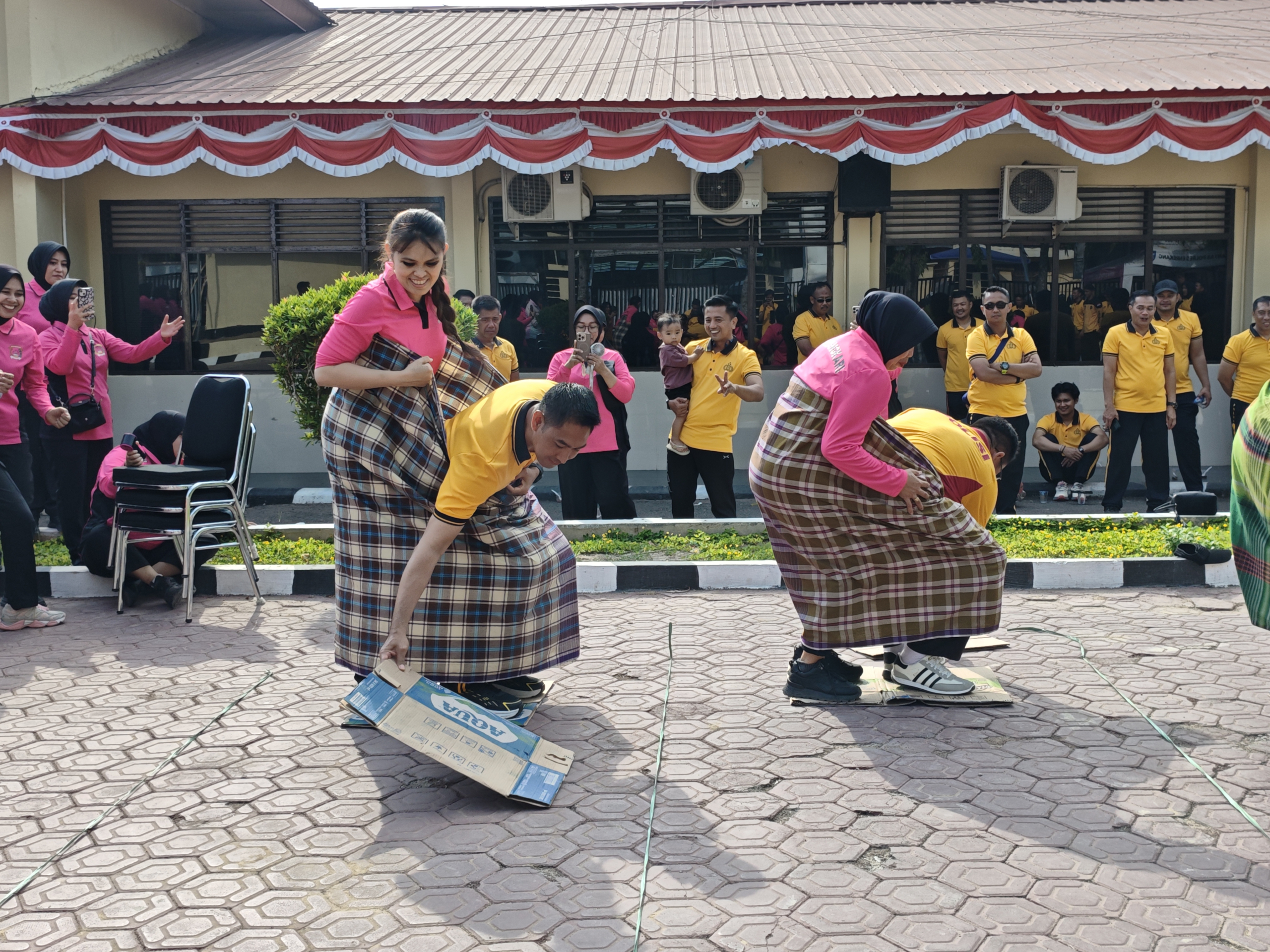Jalin Kekompakan, Polres Enrekang Gelar Berbagai Perlombaan Semarak HUT RI ke-81 dan HKGB ke-74