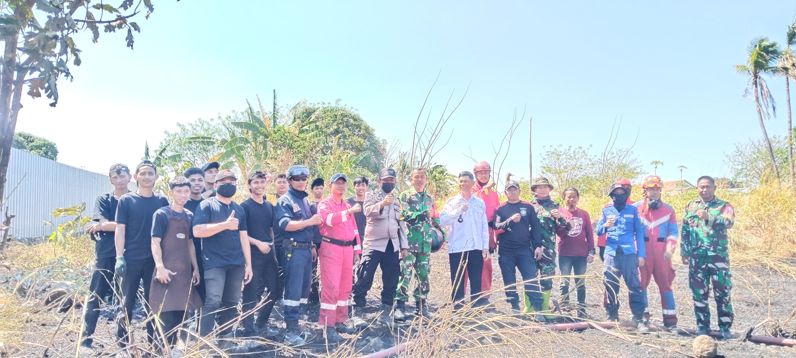 Kebakaran Lahan Kosong di Watang Pulu, TNI-Polri dan Damkar Bergerak Cepat Padamkan Api