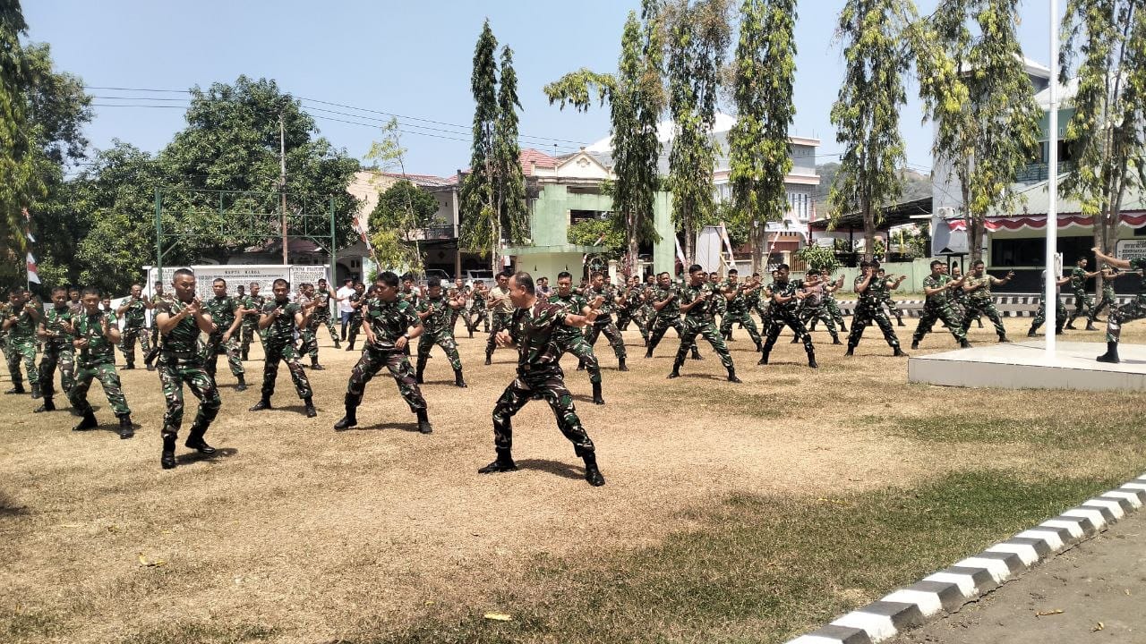 PERSONEL KODIM 1419/ENREKANG GELAR LATIHAN PENCAT SIKAT MILITER, TINGKATKAN KESIAPAN DAN KETERAMPILAN BELA DIRI