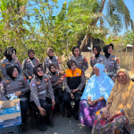 Polwan Polres Pinrang Gelar Baksos dan Trauma Healing untuk Korban Kebakaran di Desa Langnga