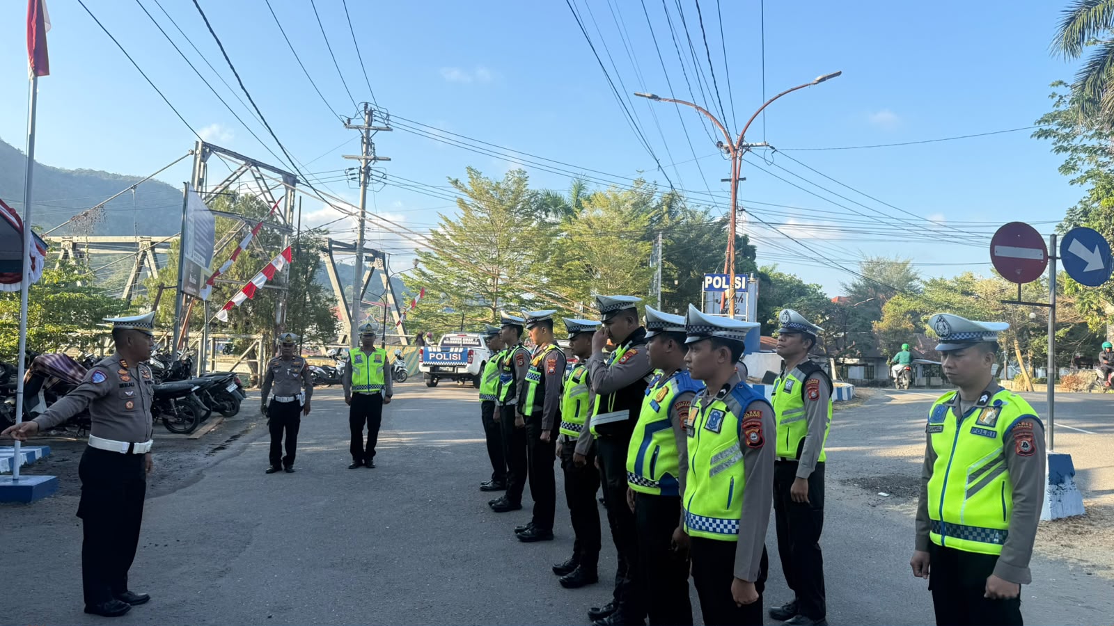 Satlantas Polres Enrekang Gelar Apel Pagi dan Strong Point untuk Kelancaran Lalu Lintas