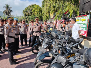 Kapolres Enrekang Pimpin Pemeriksaan Kendaraan Dinas R4 dan R2 Guna Optimalkan Kesiapan Personel dalam Pelaksanaan Tugas