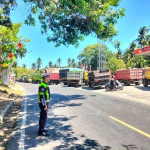 Satlantas Polres Enrekang Laksanakan Pengamanan Turlalin, Urai Kepadatan Arus di Depan SPBU Kota Enrekang