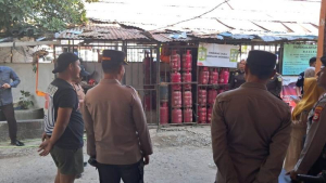 POLRES ENREKANG BERSAMA PEMKAB LAKUKAN SIDAK PANGKALAN DAN AGEN LPG 3 KG, PASTIKAN KETERSEDIAAN DAN STABILITAS HARGA
