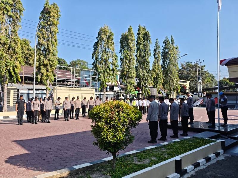 Kapolres Enrekang Pimpin Apel Pimpinan, Tekankan Pengawasan Senpi, Penjagaan Tahanan dan Optimalisasi Peran Bhabinkamtibmas