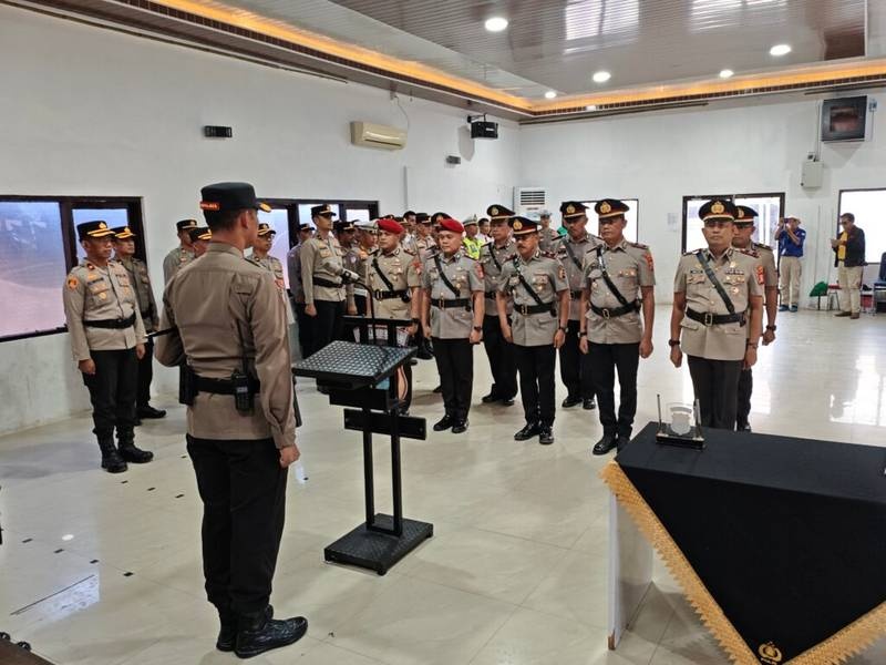 Kapolres Enrekang Pimpin Sertijab Kasat Reskrim dan Sejumlah Kapolsek