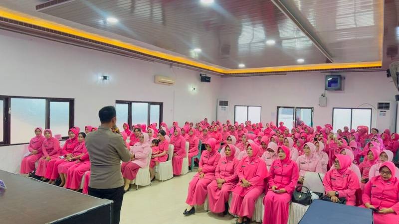 Kapolres Enrekang Bertatap Muka Dengan Bhayangkari Cabang Enrekang, Tekankan Dukung Pelaksanaan Tugas Suami