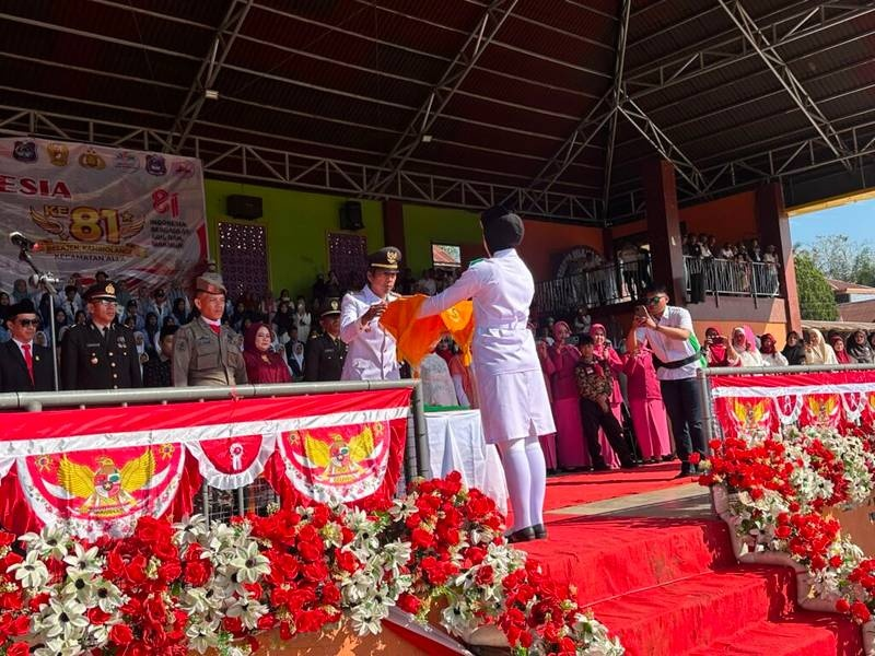 Upacara HUT ke-81 Kemerdekaan RI di Kecamatan Alla Berlangsung Khidmat dan Lancar