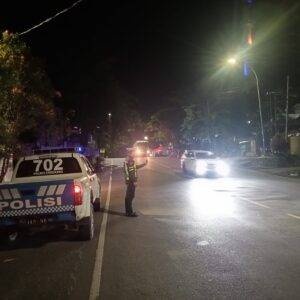 Sat Lantas Polres Enrekang Melaksanakan Giat Patroli Blue Light Di Wilayah Kota Enrekang