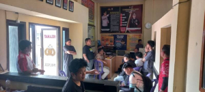 Kapolsek Maiwa Koordinasi dengan Panitia HUT RI ke-81 Terkait Permasalahan Peserta Cabang Olahraga.