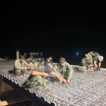 Kejar Target Pembangunan, Pengelasan Rangka Besi Jembatan Beton di Suppa Dikebut hingga Malam Hari