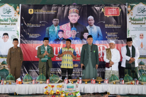 Bupati Syaharuddin Hadiri Maulid di Sereang, Ajak Warga Hidupkan Keteladanan Rasulullah