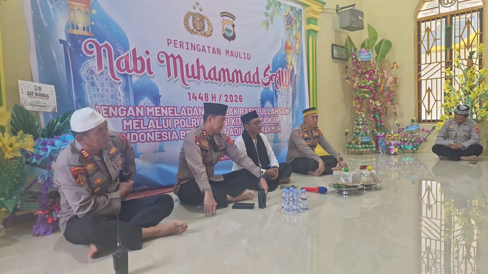 Keluarga Besar Polres Enrekang Melaksanakan Maulid Na