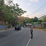 Satlantas Polres Enrekang Rutin Atur Lalu Lintas Saat Pagi Hari.