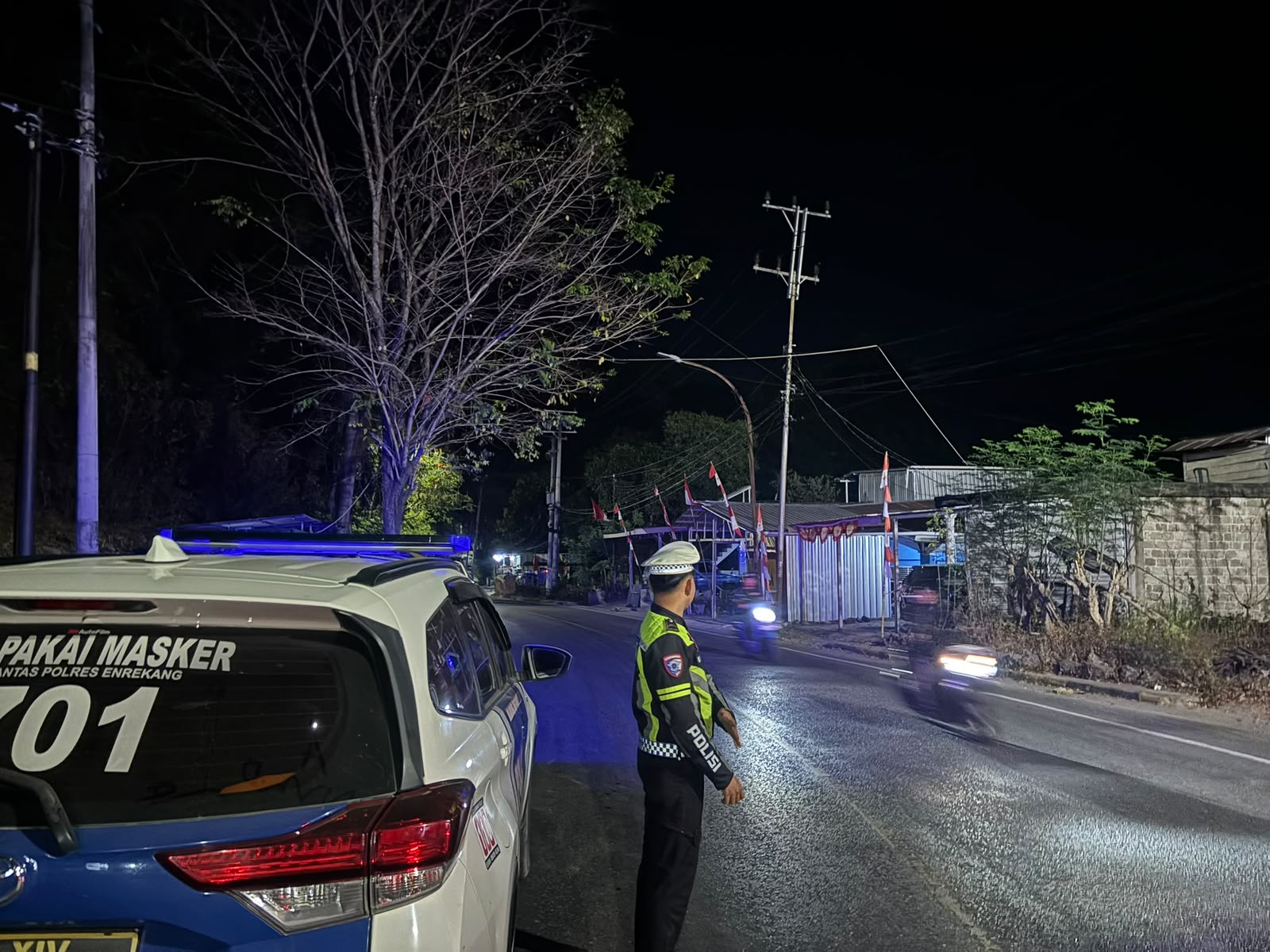 Personel Satlantas polres Enrekang Laksanakan Patroli Blue Light Malam Hari. Ini Tujuannys