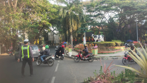 Satlantas Polres Enrekang  Lakukan Giat Pengaturan Arus Lalulintas Sore  hari