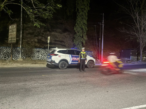 Patroli Blue Light Sat Lantas Polres Enrekang Berikan Keamanan Pada Pengendara Di Malam Hari