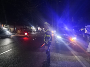 Demi Menjaga Kamseltibcar Lantas Sat Lantas Polres Enrekang Melaksanakan Patroli Blue Light Di Sekitar Wilayah Kota Enrekang.