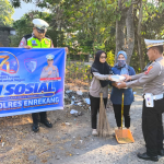 Sambut HUT ke-71 Korps Lalu Lintas, Satlantas Polres Enrekang Salurkan Bantuan kepada Warga Kurang Mampu