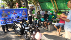 Peringati HUT Lalu Lintas ke-71, Satlantas Polres Enrekang Gelar Bakti Sosial, Peduli Tukang Ojek .