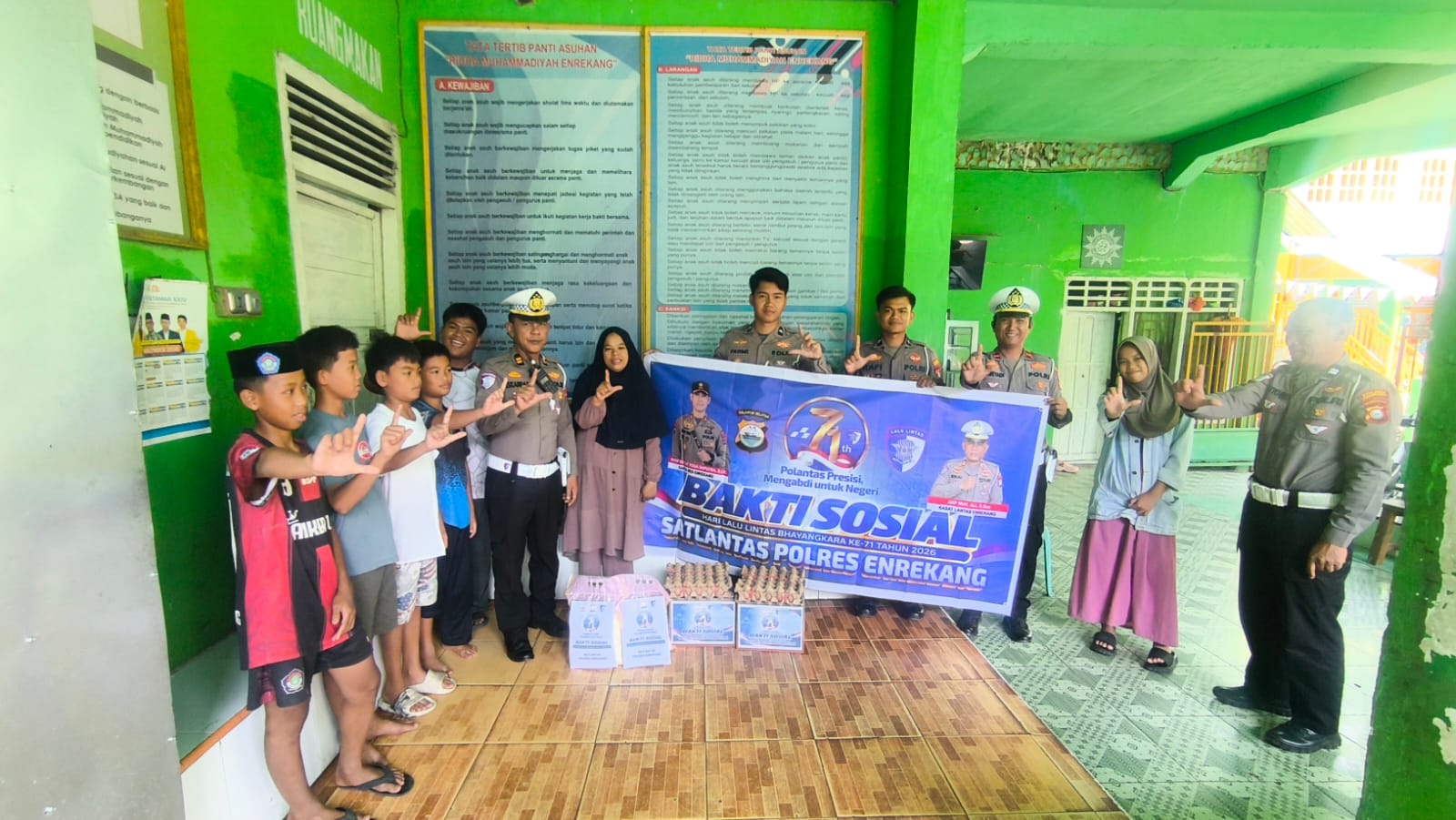 Satlantas Polres Enrekang Gelar Bakti Sosial di Panti Asuhan, Semarakkan HUT Lalu Lintas Bhayangkara  ke-71