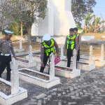 Sambut Hari Lalu lintas Bhayangkara Ke 71 Satlantas Polres Enrekang Gelar Ziarah Tabur Bunga di TMP Massenrempulu