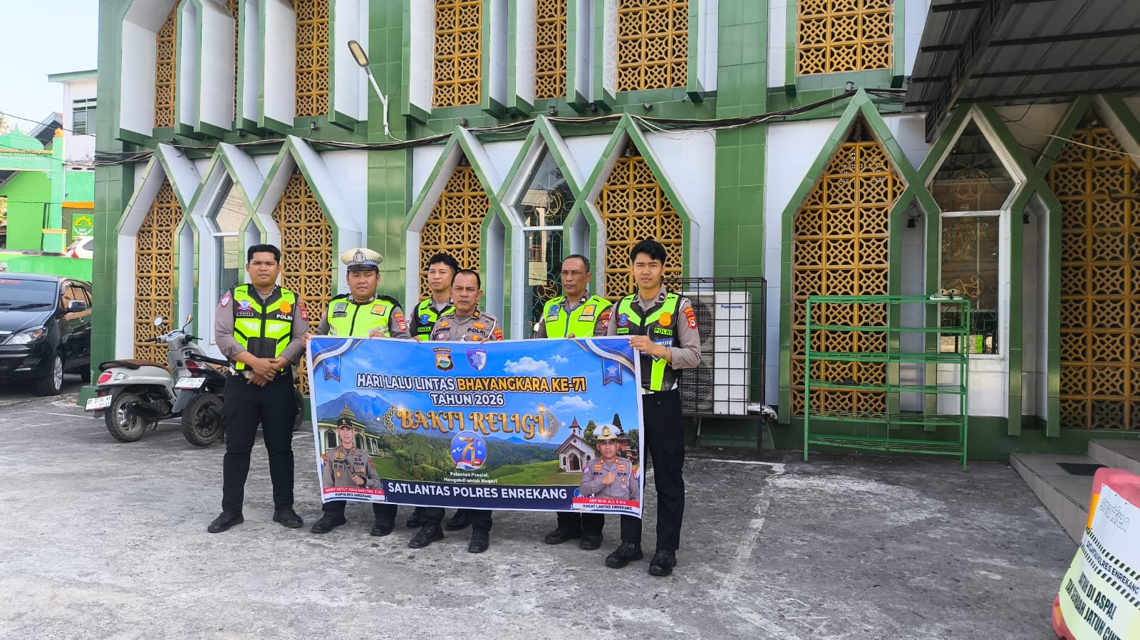 HUT Lantas ke-71, Satlantas Tebar Kepedulian Di Tempat Ibadah