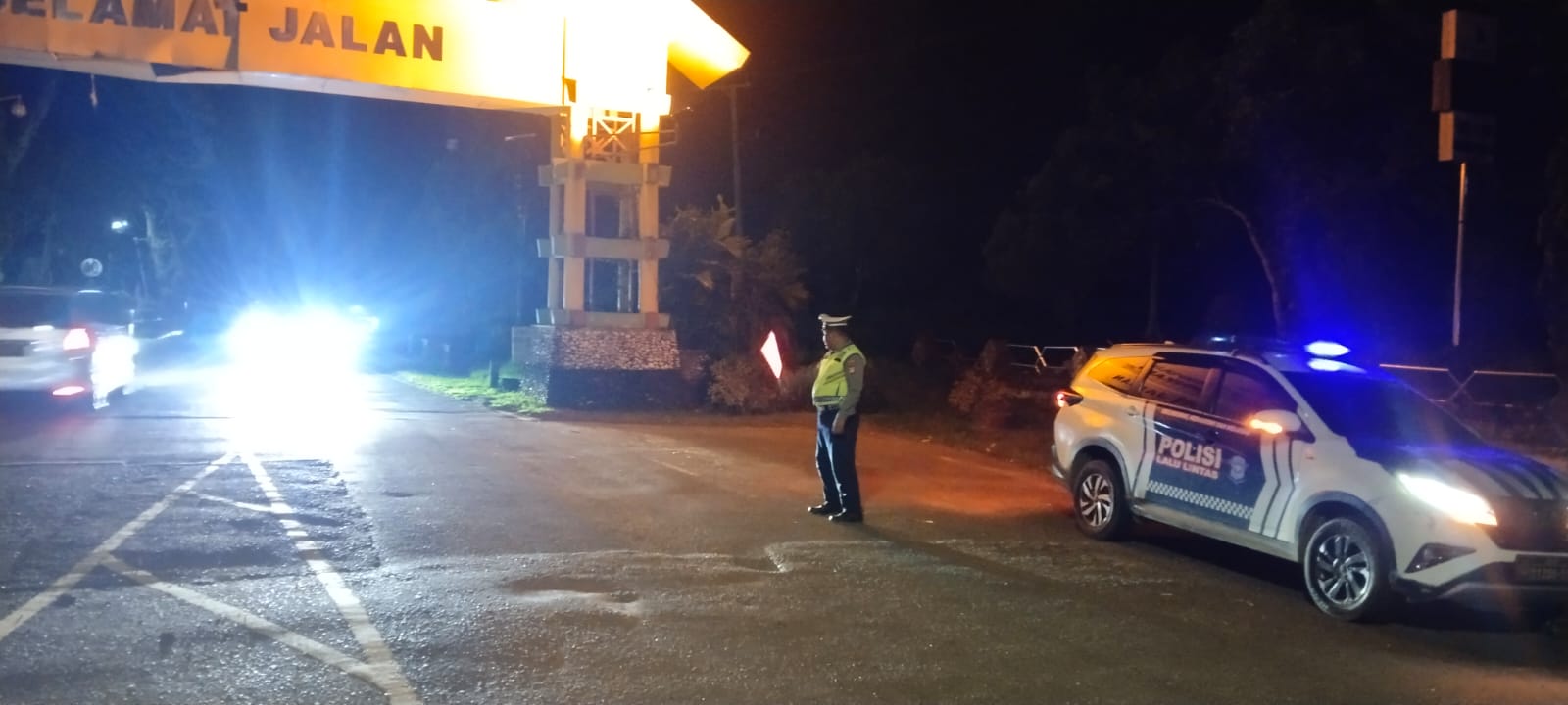 Jaga Keamanan Malam Hari, Satlantas Polres Enrekang Gencarkan Blue Light Patrol