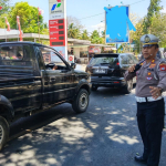 Atur Antrean Pengisian BBM, Untuk Plat Genap,  Satlantas Polres Enrekang hadir wujudkan pelayanan Prima.