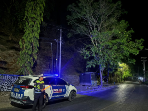 Polantas Menyapa” Satlantas Polres Enrekang Gelar Blue Light Patrol Malam, Cegah  Kecelakaan Lalu Lintas