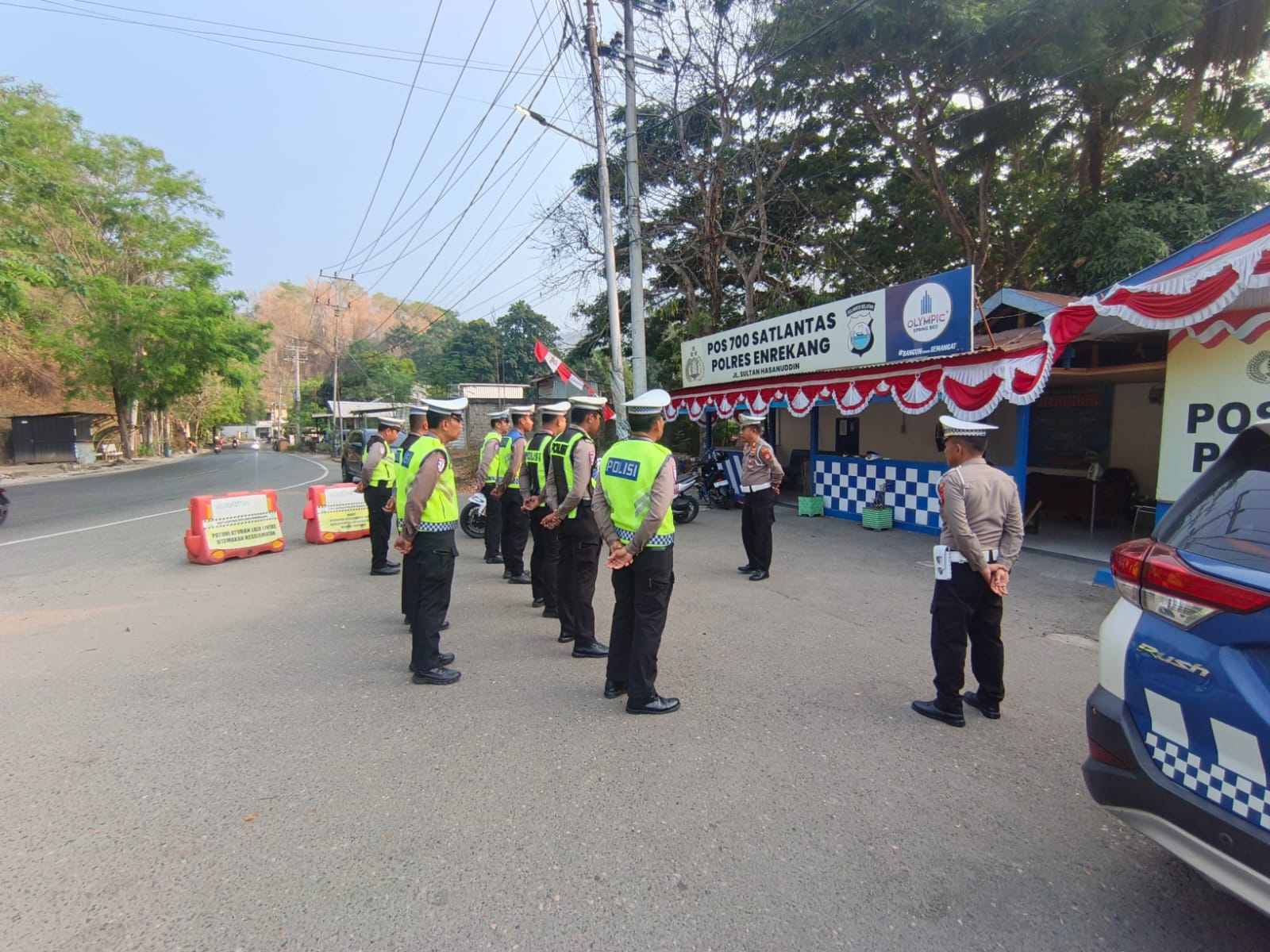Mengawali Pelaksanaan Tugas, Personil Sat Lantas Polres Enrekang Melaksankan Apel Pagi