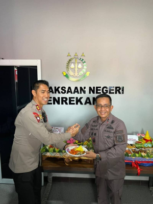 Perkuat Sinergitas Penegak Hukum, Kapolres Enrekang Hadiri Syukuran Hari Lahir Kejaksaan RI