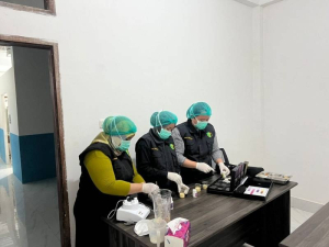 Dokkes Polres Enrekang Laksanakan Pemeriksaan Safety Food di SPPG Polri Kecamatan Maiwa