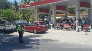 Cegah Kepadatan Antrean BBM Meluber ke Jalan, Satlantas Poltes Enrekang  Perketat Pengaturan di SPBU