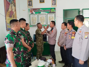 Polsek Alla Kunjungi Koramil 1419-04/Alla, Perkuat Sinergi TNI-Polri