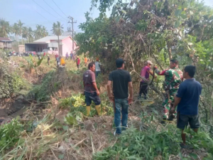Forkopimca Maiwa Gelar Karya Bakti Bersihkan Tumpukan Sampah di Bangkala