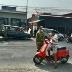 Koramil 1419-01/Maiwa Bagikan Masker kepada Masyarakat untuk Meminimalisir Dampak Kebakaran Hutan dan Lahan