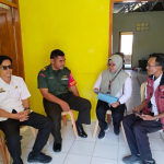 Babinsa Koramil 1419-02/Enrekang Dampingi Pendataan Ulang Perlinsos, Sosialisasikan Pendaftaran TNI AD