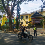 Demi Lancarnya Kegiatan Turnamen Domino  Satlantas Polres Enrekang Hadir Bersama Anggota Laksanakan Pengamanan Lalin.