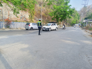 Gelar Pengaturan Lalin Pagi, Satlantas Polres Enrekang Beri Pelayanan dan Edukasi Pengendara