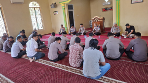 Giat Binrohtal Personel Polres EnrekangvTingkatkan Keimanan dan Integritas dalam Bertugas