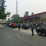 Laksanakan Pos Sore, Satlantas Polres Enrekang Atur Arus Lalin Di SPBU Massemba.