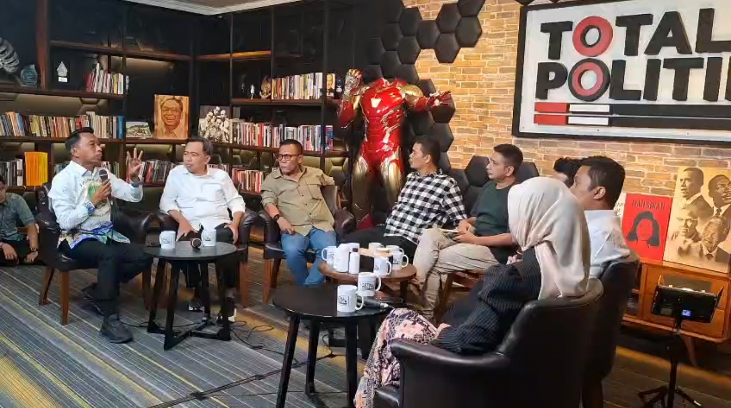 Dialog Total Politik, Bupati Sidrap Beberkan Strategi Pembangunan di Tengah Efisiensi Anggaran