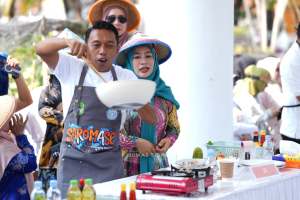 Kompak dan Penuh Semangat, Sidrap Curi Perhatian di Karnaval Hari Jadi ke-357 Sulsel